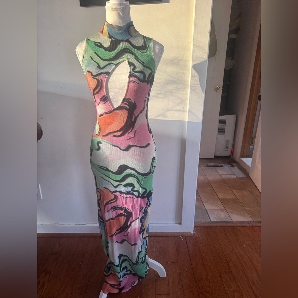 Multicolor Abstract Maxi Dress - Picture 6 of 13